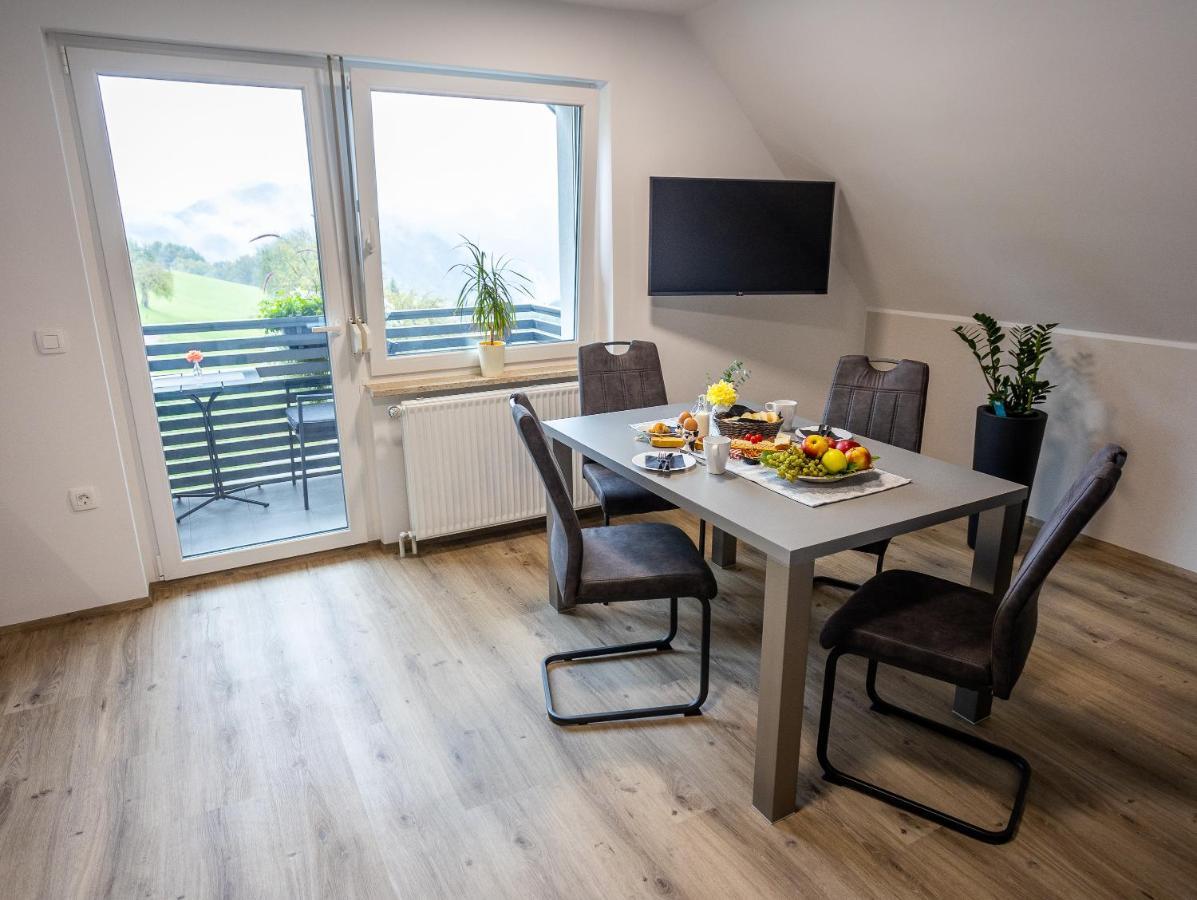 Apartmaji Pr Smolet Škofja Loka Eksteriør bilde